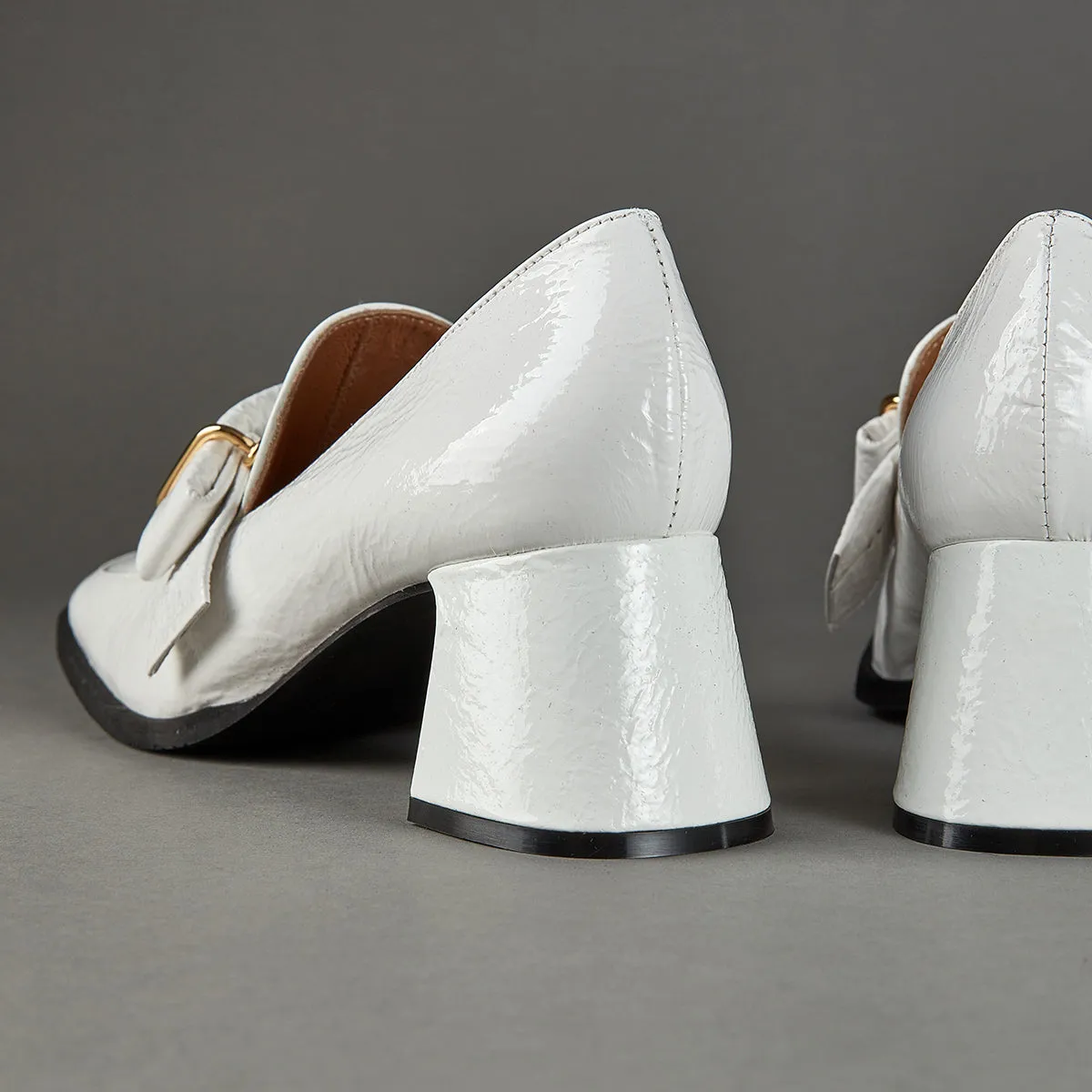 12452 White