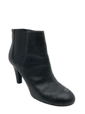 CL Textured Leather CC Cap Toe Bootie Size 7