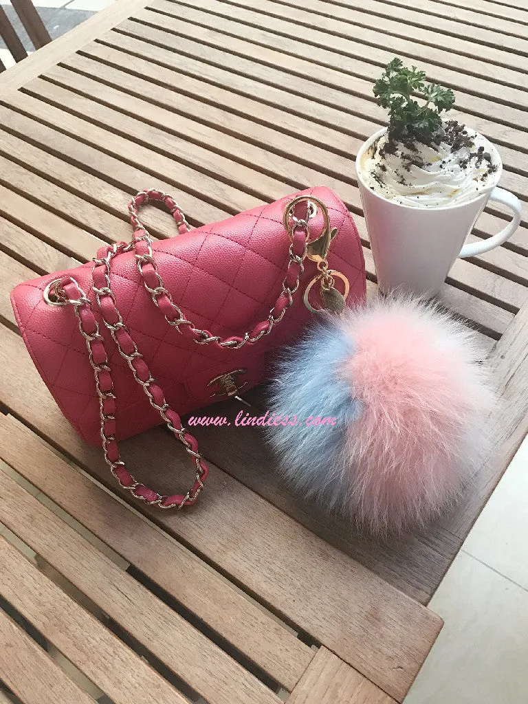 DREAMY TRICOLOR POM POM