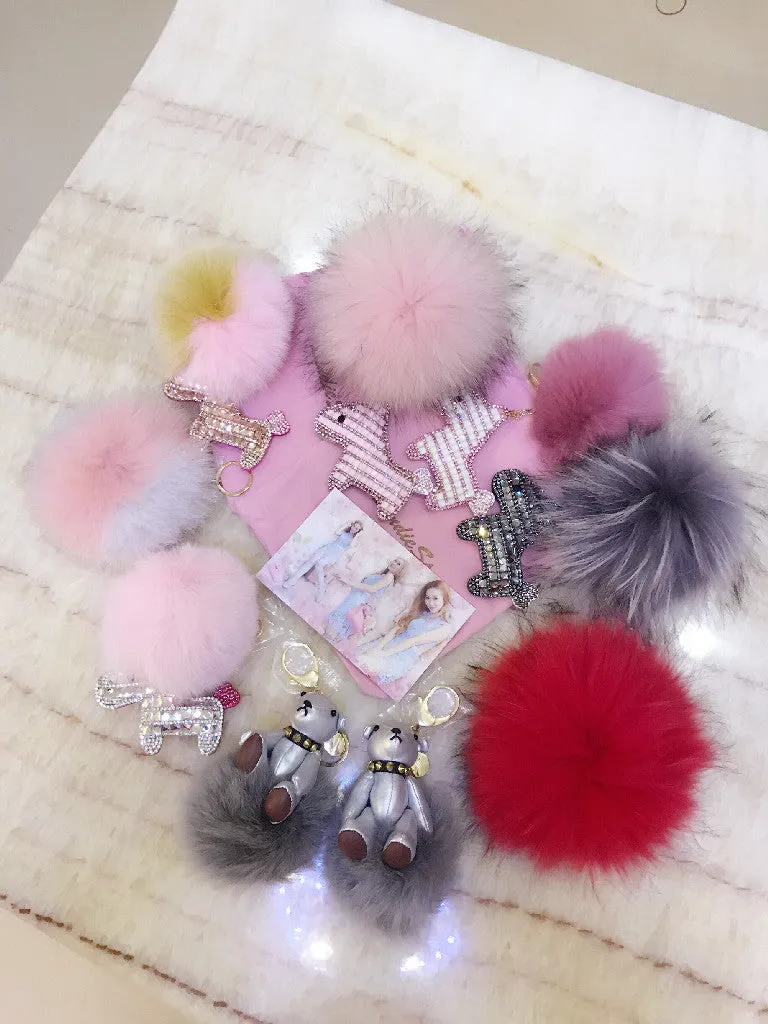 DREAMY TRICOLOR POM POM