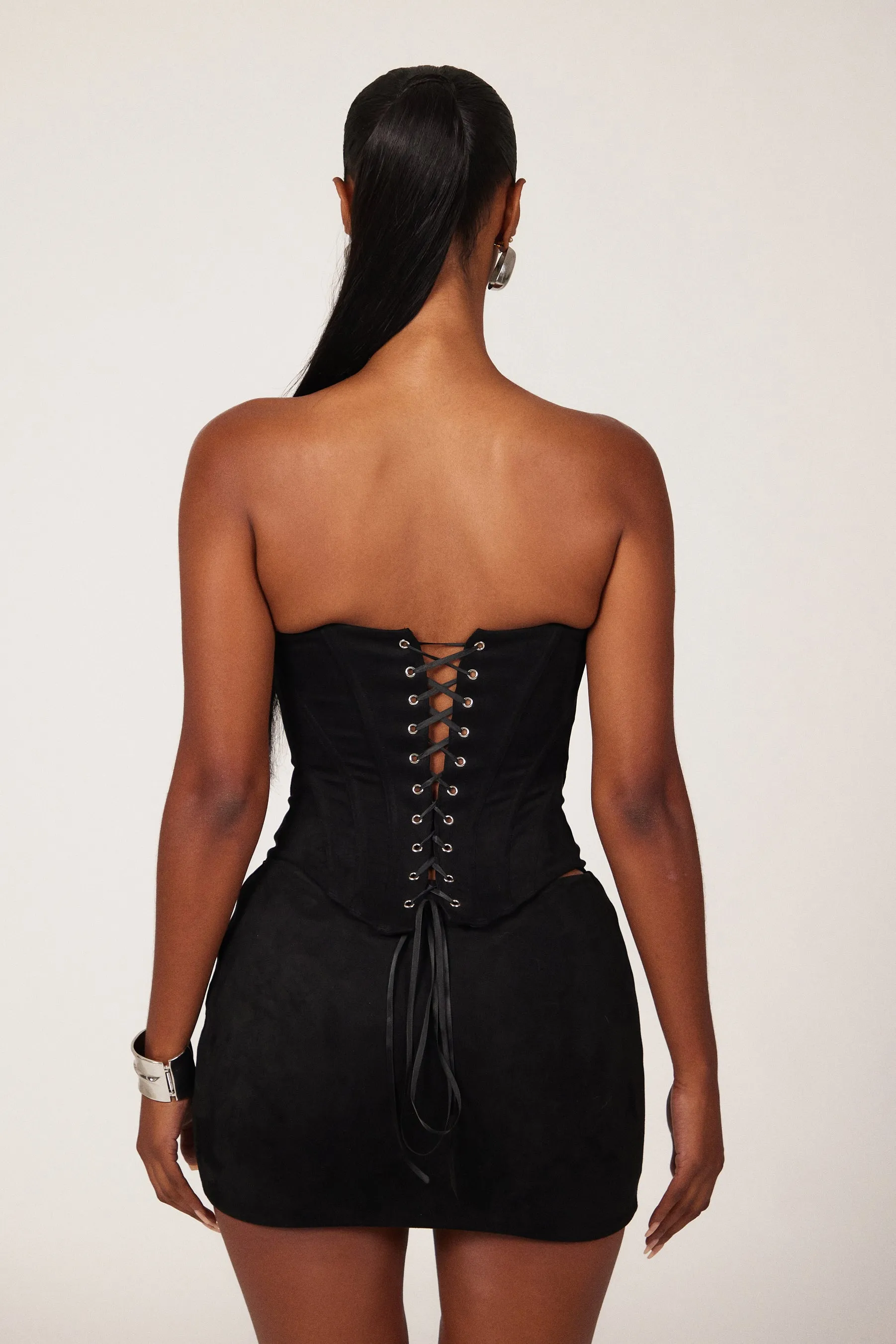 The Lily Set in Black
